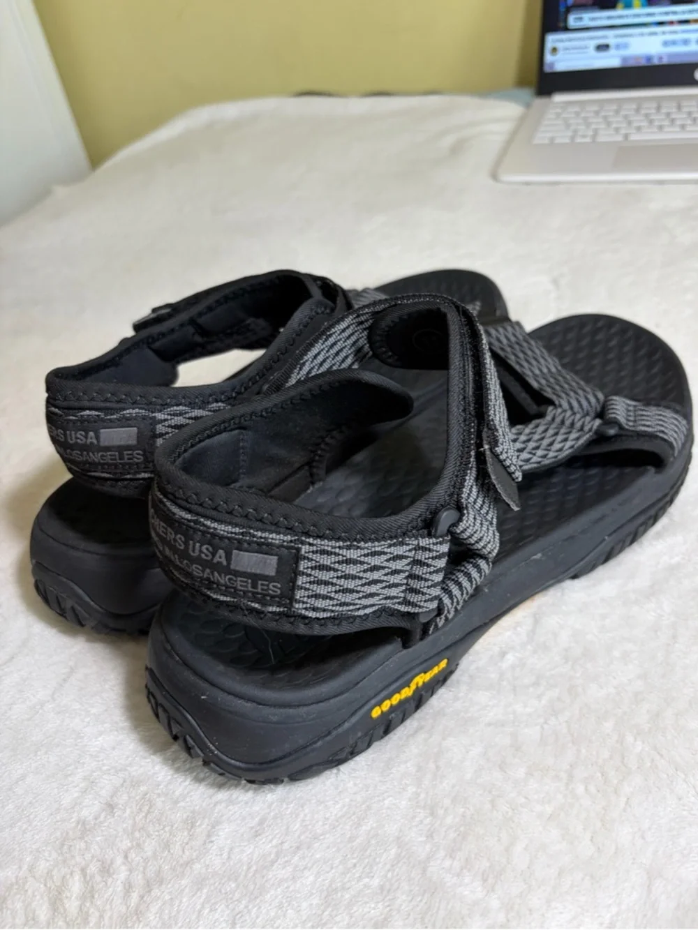 Skechers versatile black